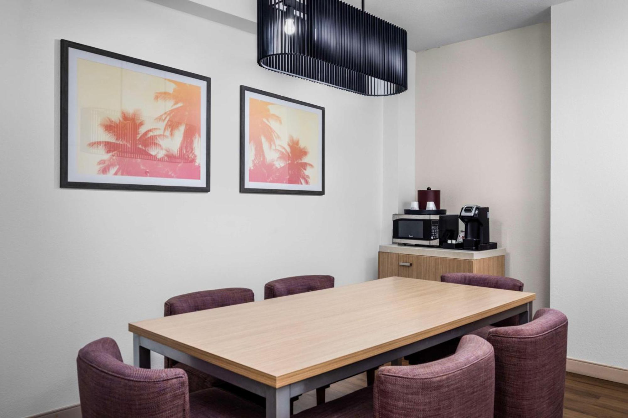 Hilton Garden Inn West Palm Beach Airport Екстер'єр фото