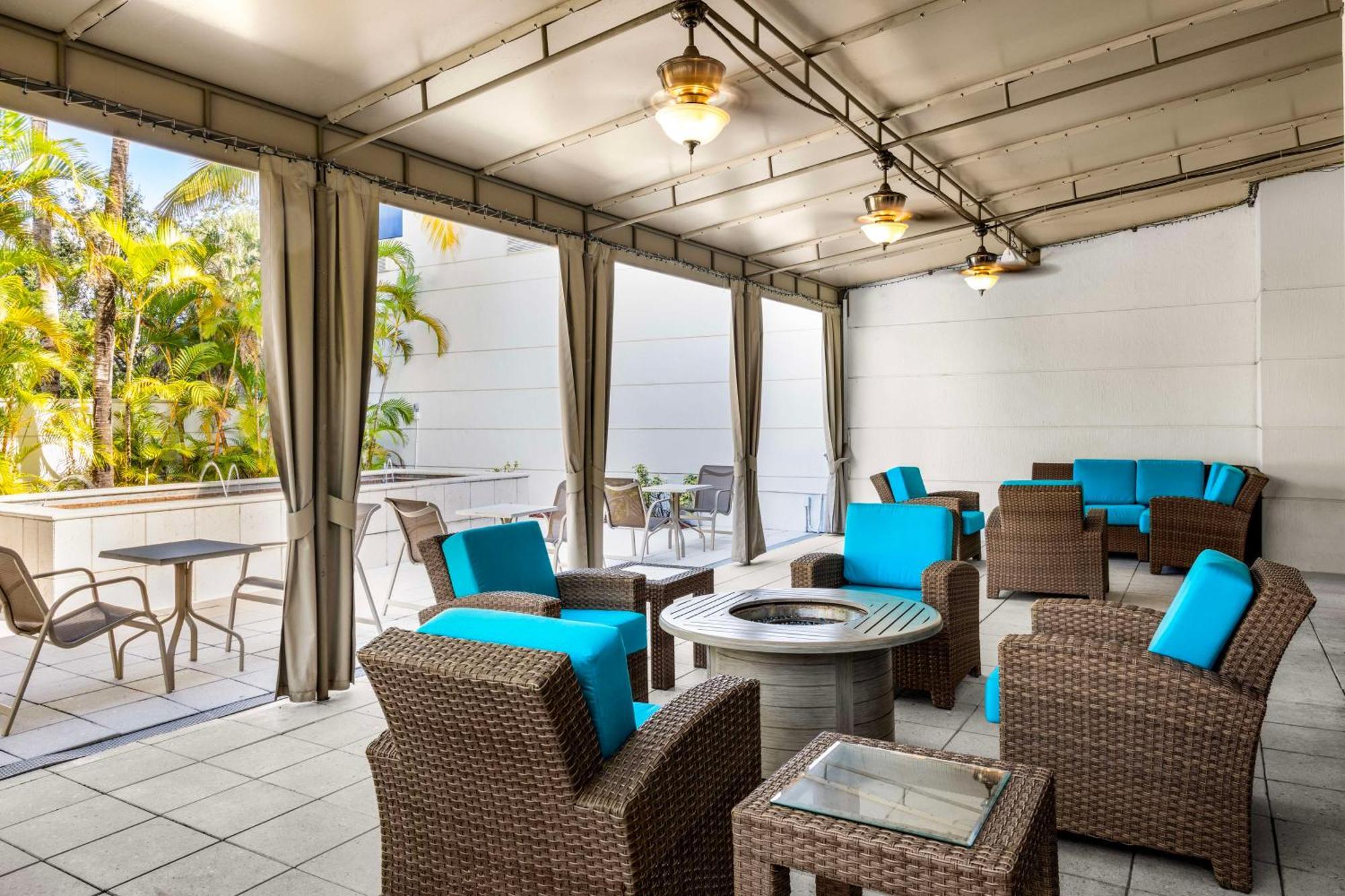 Hilton Garden Inn West Palm Beach Airport Екстер'єр фото
